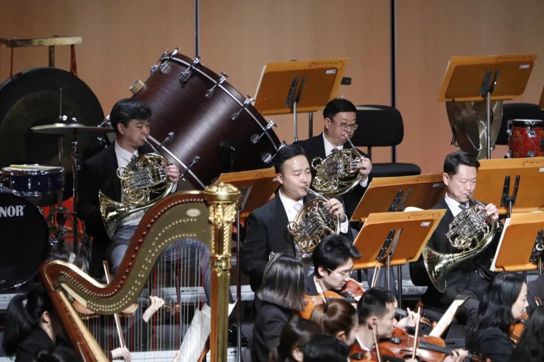 爱游戏官方网站 西班牙队观众热烈欢呼！，莎拉波娃迎来三赛季出色发挥观众掌声雷动